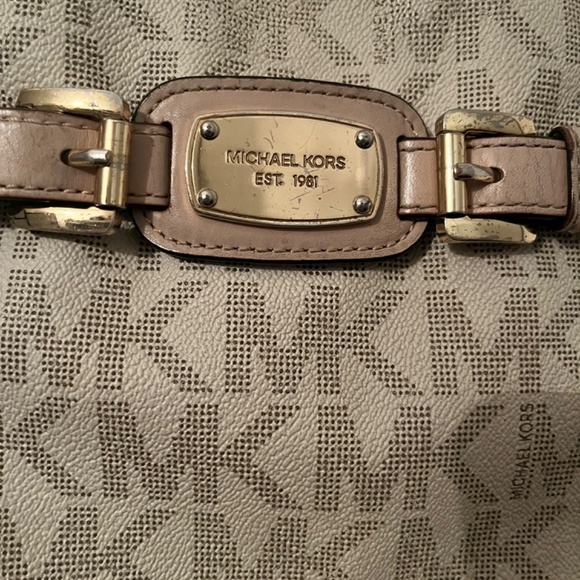 Michael Kors Crossbody Bag - Picture 2 of 6